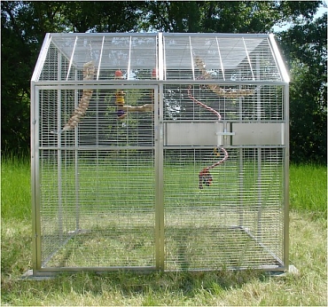 Skladem je varianta 2 m šířka x 4 m hloubka x 2 m výška, rozteč mezi dráty 2,6 cm