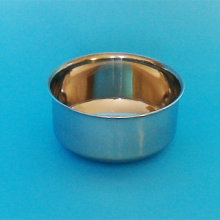 Nerezový kalíšek M o průměru 9,5 cm